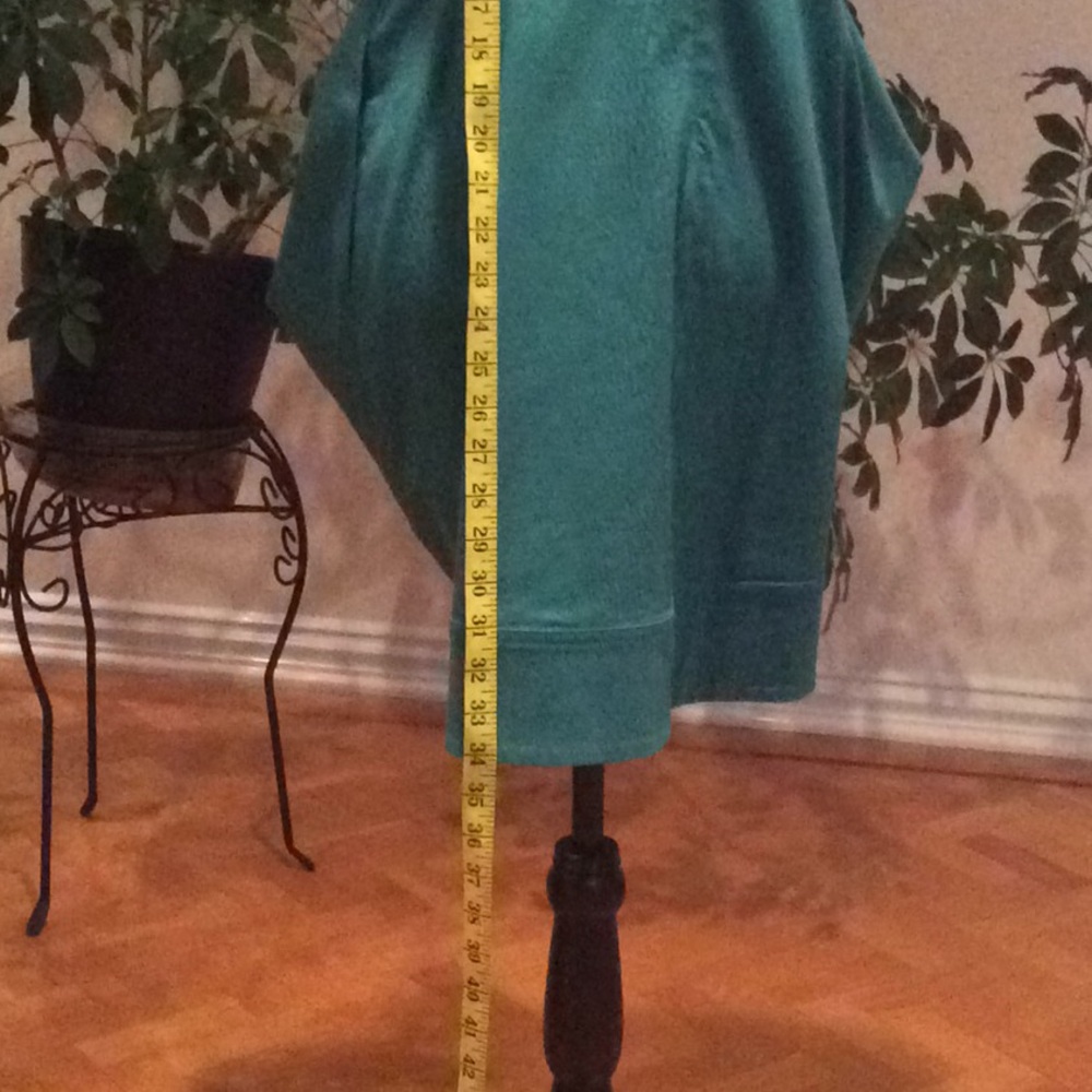 Dress - Picture 8 of 8